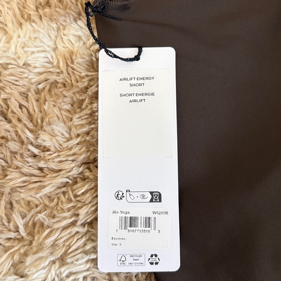 ALO Yoga Airlift Energy Shorts 5’ - Small - Picture 3 of 4